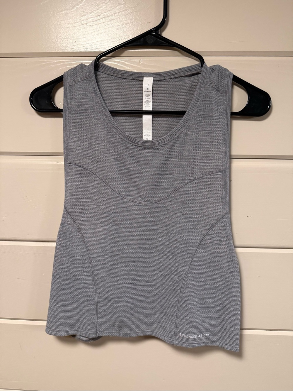 lululemon athletica Heather Gray Scoop Neck Performance Tank.  Barry’s collab